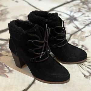 UGG ANALISE BLACK SUEDE SHEEPSKIN HIGH HEEL ANKLE BOOTS - Size 7